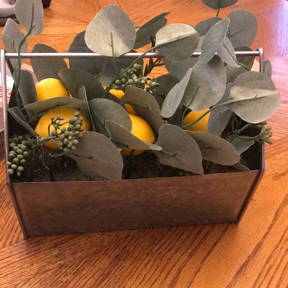 Lemon in a basket. Great for center pieces - Picture 2 of 2